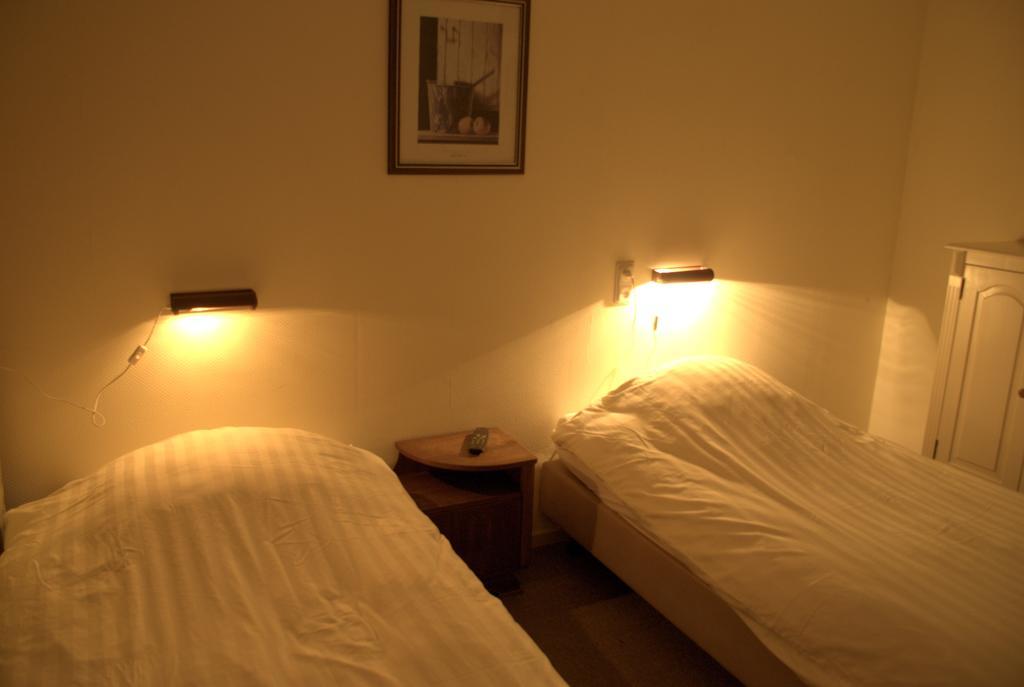 Hotel "De Steenen Man" Zurich Room photo